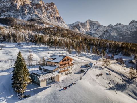 Garni Baita, the B&B in the heart of the Dolomites Image: B&B Garni Baita